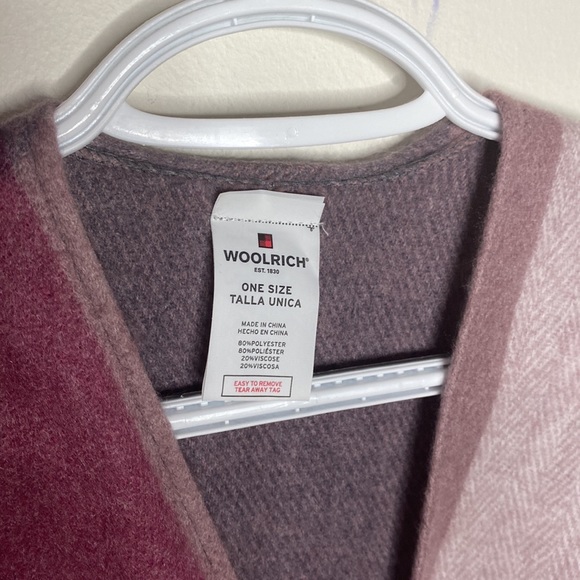 Woolrich plaid cozy blanket wrap with fringe trim - Picture 6 of 6